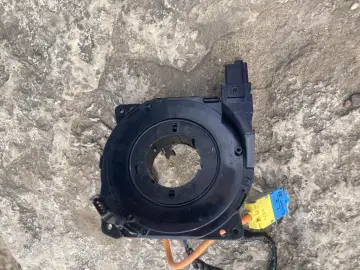 Cewka airbagu, znana też jako DSTC, to kluczowy element systemu bezpieczeństwa.