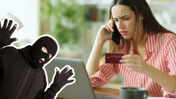 Kobieta z kartą kredytową na telefonie, obok złodziej w kominiarce. Uważaj na fałszywe sklepy internetowe – lista ostrzeżeń.