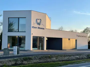Nowoczesny budynek gabinetu stomatologicznego "City Dental" w Poznaniu.