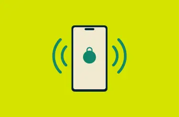 Telefon z ikoną kłódki i falami sygnału, symbolizujący bezpieczny hotspot.