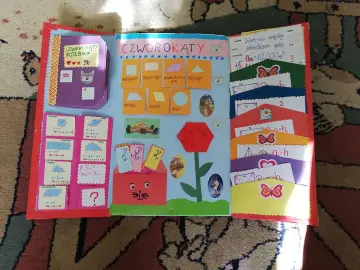 Kolorowe lapbook szablony z figurami geometrycznymi i wzorami matematycznymi. Idealne do nauki i zabawy.