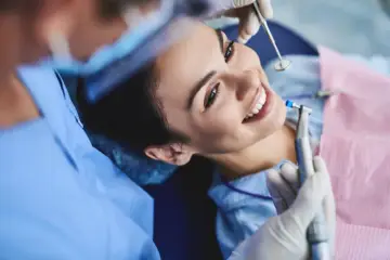 NFZ dentysta: Co za darmo? Pełna lista zabiegów i Twoje prawa!