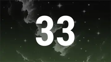 Gwiezdne niebo z liczbą 33. Numerologiczna 6 z 33, symbolizująca mistrzowskie liczby.