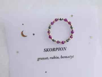 Pierścionek z granatu, rubinu i hematytu dla Skorpiona. Kosmiczna biżuteria z gwiazdkami i księżycem.