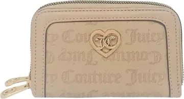 Portefeuille beige Juicy Couture avec logo cœur. Idéal pour apprendre comment faire les coins d'un carré en couture.