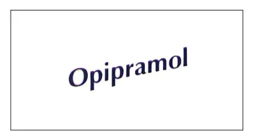 Napis "Opipramol" w kolorze granatowym z fioletowym cieniem, lekko pochylony.