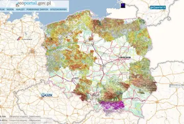 Mapa Polski z zaznaczonymi **gruntami ornymi** w różnych kolorach, ukazująca ich rozmieszczenie i stan.