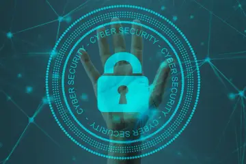 Dłoń z symbolem kłódki i napisem "CYBER SECURITY" w okręgu. To wizualizacja ochrony danych i prywatności w erze cyfrowej, podkreślająca znaczenie edr.
