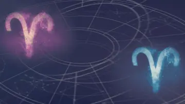 Dwa symbole Barana, jeden różowy, drugi niebieski, unoszą się na tle konstelacji. 24 marca znak zodiaku.