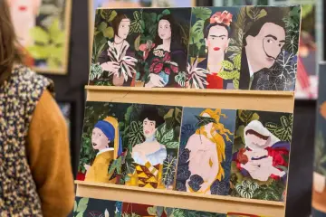 Kolekcja ilustracji z postaciami historycznymi i dziełami sztuki, idealna jako inwestycje w dzieła sztuki.