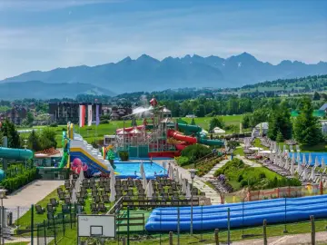 Wodne szaleństwo w najlepszych termach w okolicy Zakopanego! Zjeżdżalnie, baseny i widok na Tatry.