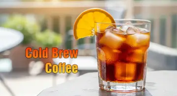 Orzeźwiający cold brew z pomarańczą i lodem. Idealny przepis na lato.