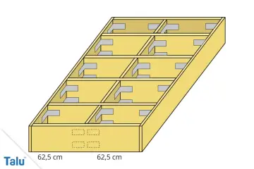 Holzrahmen für einen Podestbau mit Verstrebungen und Winkeln. Maße 62,5 cm.