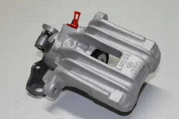 Zapieczony zacisk Golf 4 tył: Poradnik DIY. Regeneracja czy nowy?
