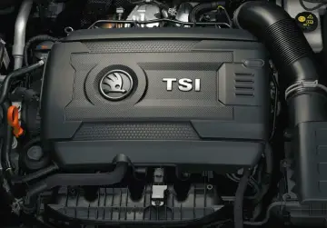 Silnik TSI w Skodzie. TSI to technologia turbodoładowania i wtrysku paliwa, zapewniająca moc i oszczędność.