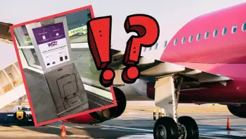 Wizz Air: czy można wziąć parasol do samolotu? Tablica kontrolna bagażu podręcznego obok samolotu Wizz Air.