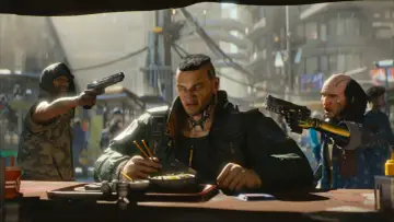 Cyberpunk multiplayer: dwaj uzbrojeni mężczyźni celują do gracza jedzącego ramen.