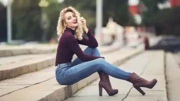 Jak dobrać jeansy do sylwetki, aby podkreślić atuty ciała