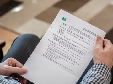 Gdzie szukać dokumentów z nieistniejących zakładów pracy? ZUS wyjaśnia na druku, jak uzyskać świadczenia i informacje.