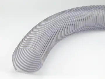 Przezroczysty wąż odciągowy z widocznym spiralnym wzmocnieniem, zagięty na białym tle.