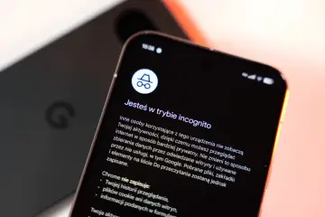 Telefon z włączonym trybem incognito. Ikona w okręgu symbolizuje prywatność podczas przeglądania internetu.