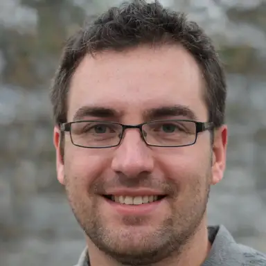 Autor Juliusz Lewandowski