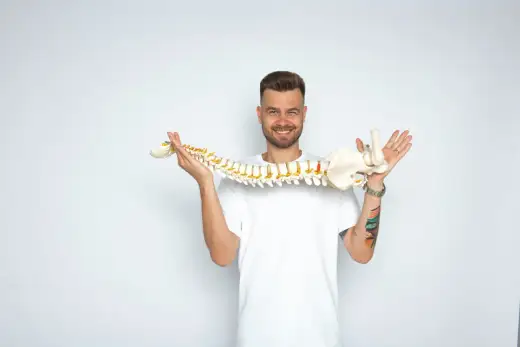 Uderzenie w potylicę - Nie bagatelizuj! Objawy i pomoc