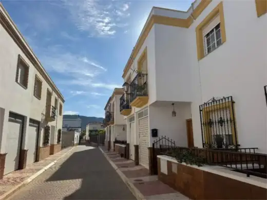 Celín (Dalías) - Guía completa para visitar, vivir e invertir