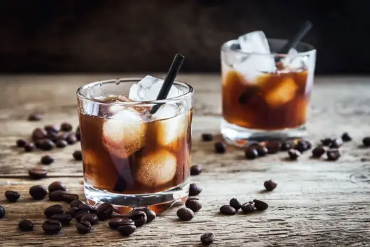 Czarny rusek drink - prosty przepis na idealny koktajl dla każdego