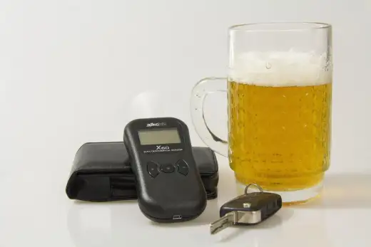 Jak działa alkomat świeczka – odkryj tajniki pomiaru alkoholu