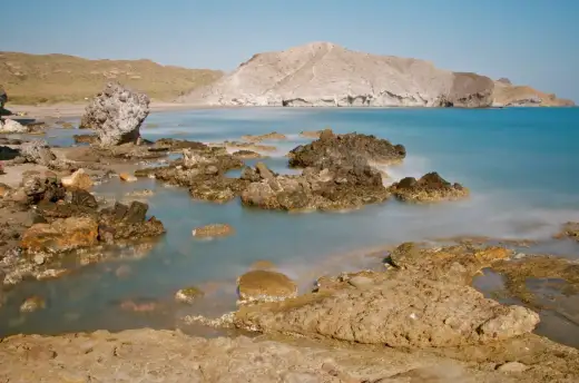 Cala de la Media Luna, guía para disfrutarla sin sorpresas