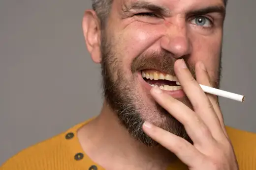 Zęby palacza - jak usunąć osad i odzyskać zdrowy uśmiech?