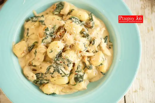 Gnocchi z kurczakiem w sosie śmietanowym - Idealne proporcje