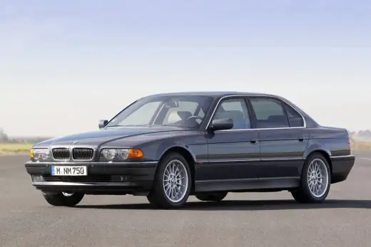 BMW V12 - Historia, modele, zakup. Czy warto?