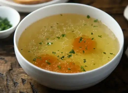 Domowy rosół, który wychodzi klarowny i aromatyczny