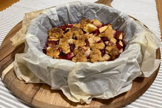 Crumble z owocami - Idealny przepis i chrupiąca kruszonka