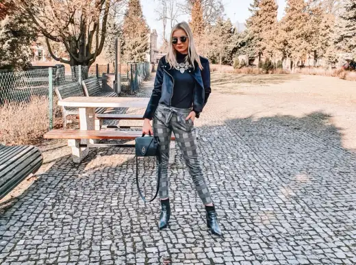 Kraciaste spodnie - Jak nosić, by wyglądać stylowo?