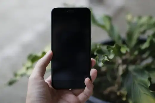 Jak wyłączyć iPhone'a? Wszystkie metody i modele!