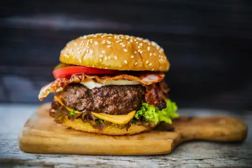 Jak zrobić idealne hamburgery w domu? Sekrety soczystego smaku