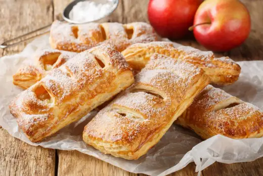 Szybkie ciasto francuskie z jabłkami - przepis w 30 minut!