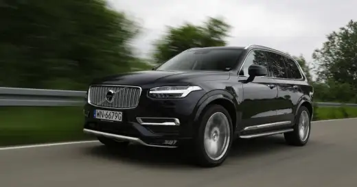 Volvo XC90 V8 - Czy warto kupić? Analiza, koszty, porady!