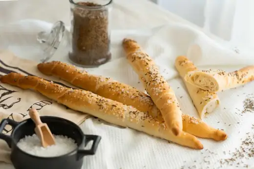 Salzstangen selber machen – So gelingen sie knusprig & lecker