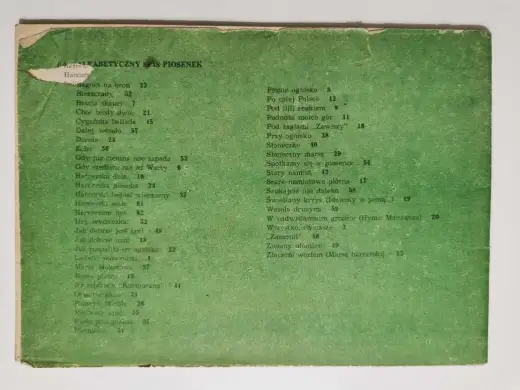 Piosenki ogniskowe - jak rozpalić wspólny śpiew?