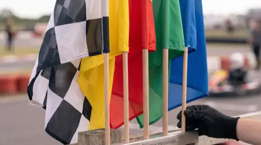 Znaczenie flag wyścigowych - Rozszyfruj język toru