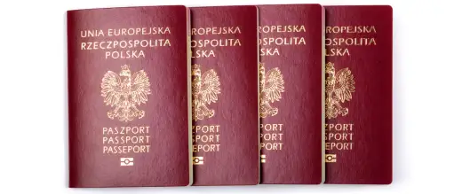 Paszport w 2 tyg.? Sprawdź, ile faktycznie poczekasz w Polsce