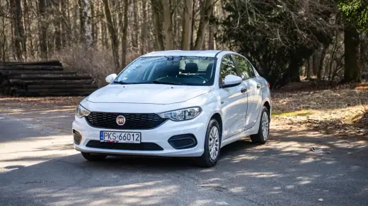 Fiat Tipo sedan - czy nadal ma sens? Analiza i porady przed zakupem