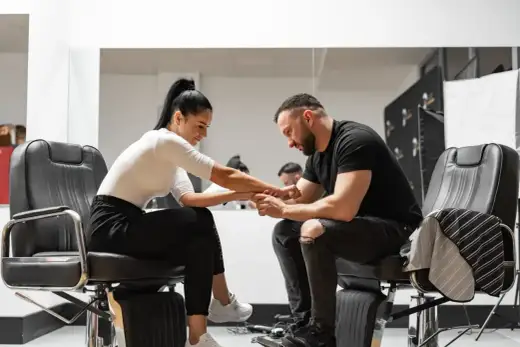 Ile zarabia barber - Sprawdź realne stawki i modele rozliczeń