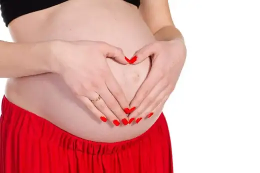 Unghie in gravidanza - Sì, ma con attenzione: la guida completa