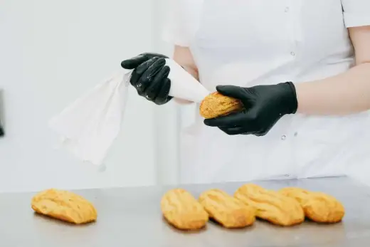 Krem z żółtek - prosty przepis na gładki krem do eklerów i tart