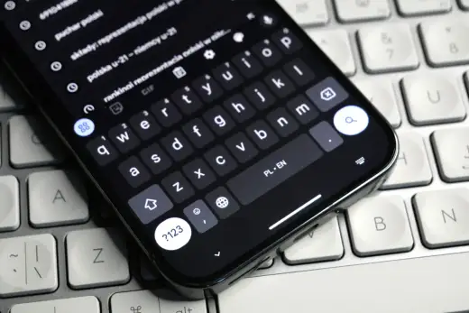 Jak zmienić kolor klawiatury w telefonie? Prosty poradnik